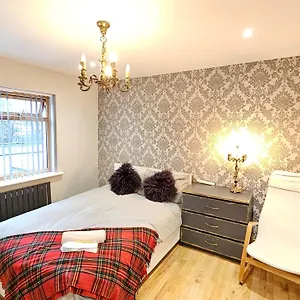  Homestay Beautiful Guest Rooms, Free Parking, 30min Heathrow, 40min Wembley, 60min London