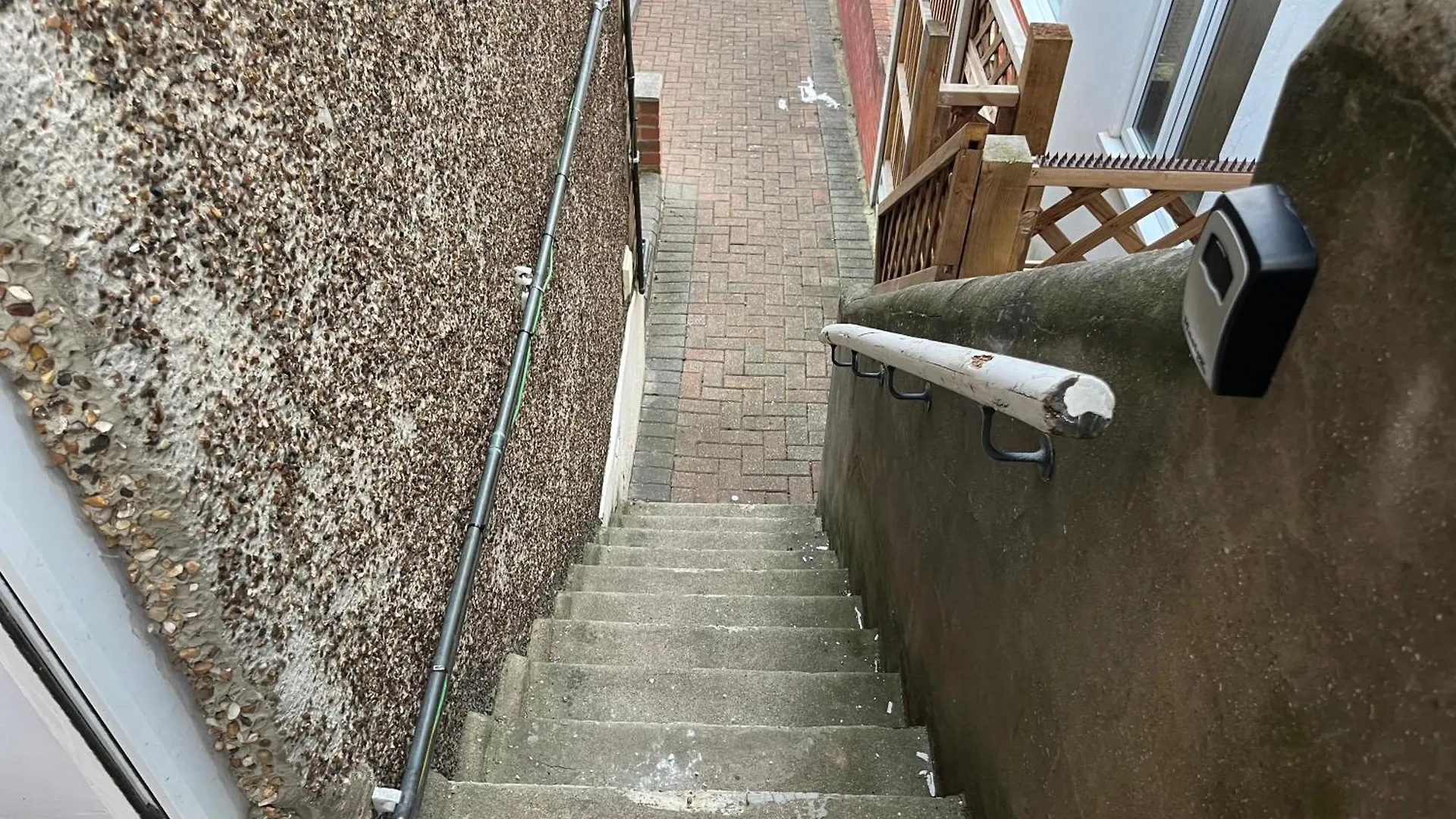 Comfortable 2 Bedroom, 1 Bathroom, West London Flat Greenford